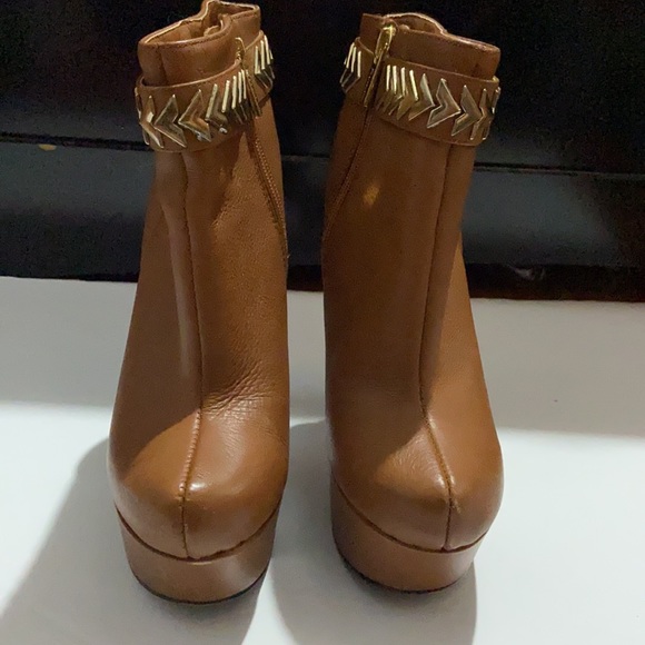 Peanut butter color ankle boots - Picture 2 of 5